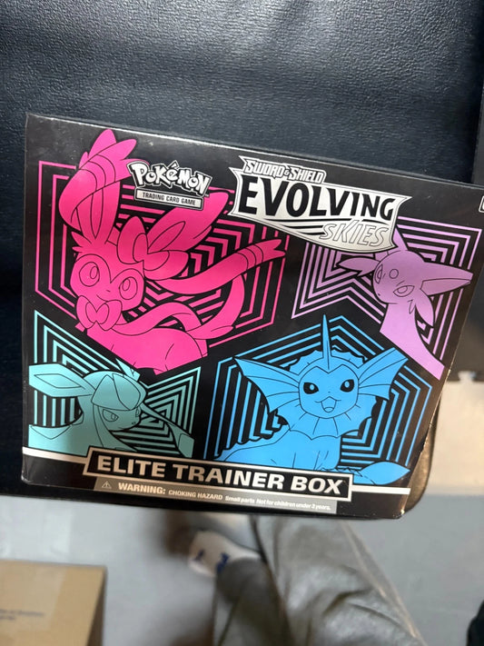 Pokemon TCG Sword and Shield Evolving Skies Elite Trainer Box ETB Sealed